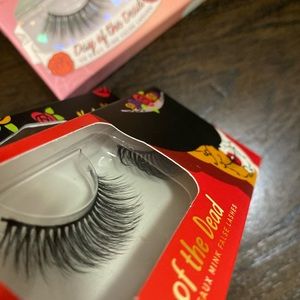 Makeup - Bundle of lashes Makeup - Bundle of lashes